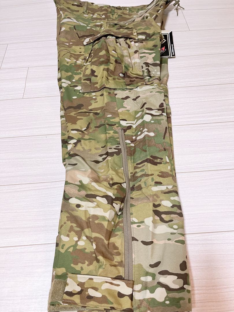 GORE-TEX マルチカム カーゴパンツ