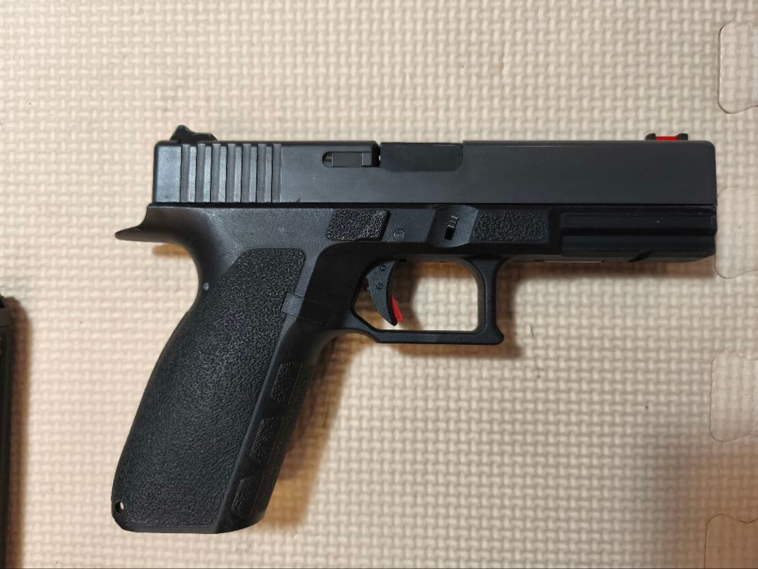 Carbon8 ストライカー9