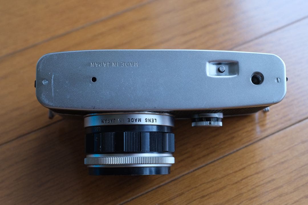 Olympus Pen-F フィルム一眼レフカメラ（38mmレンズ付き）