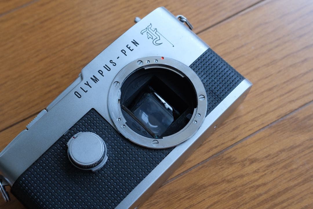 Olympus Pen-F フィルム一眼レフカメラ（38mmレンズ付き）