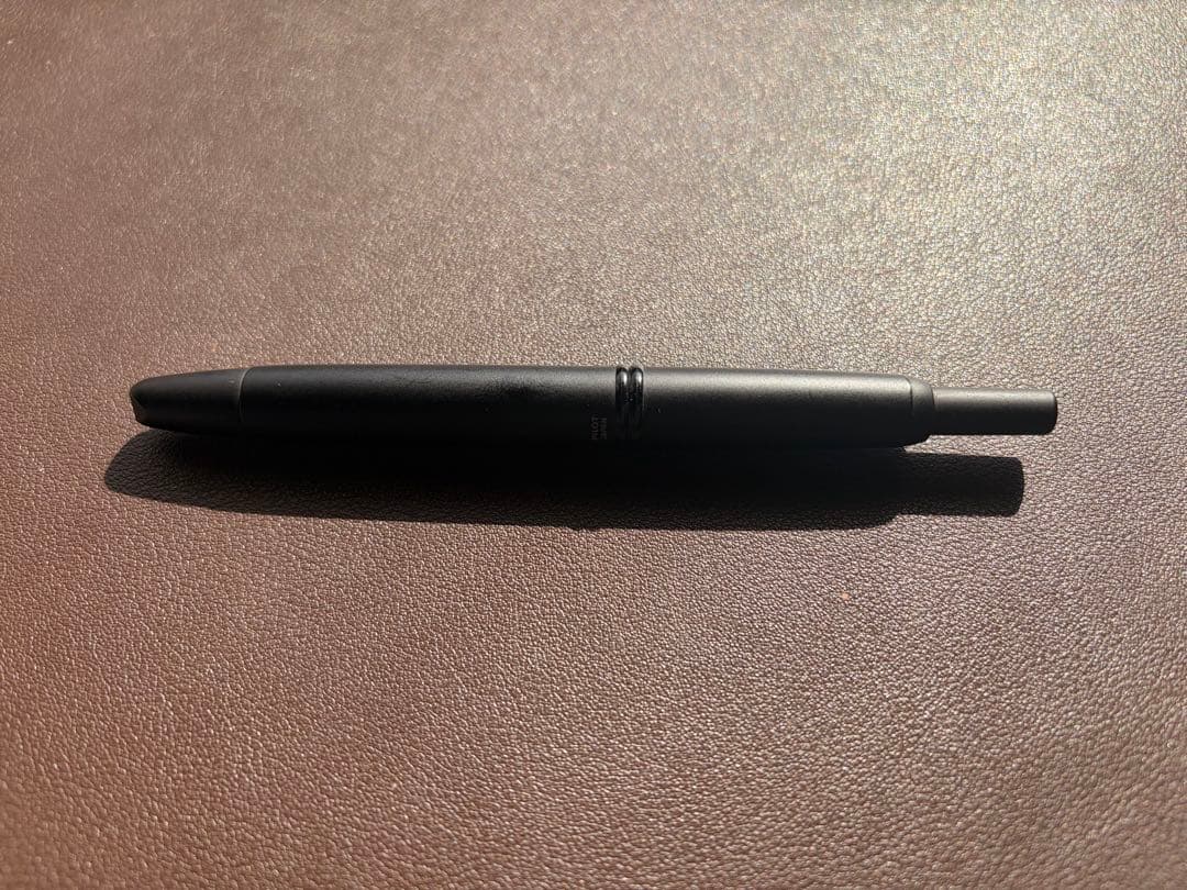 【PILOT】キャップレスマットブラックF＋コンバーター＋カートリッジ一箱強