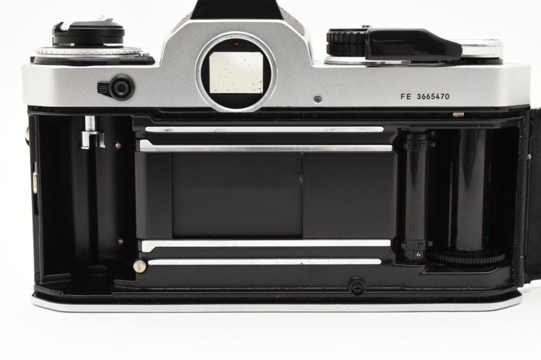 【完動品】Nikon FE Silver + Ai 50mm F/1.8