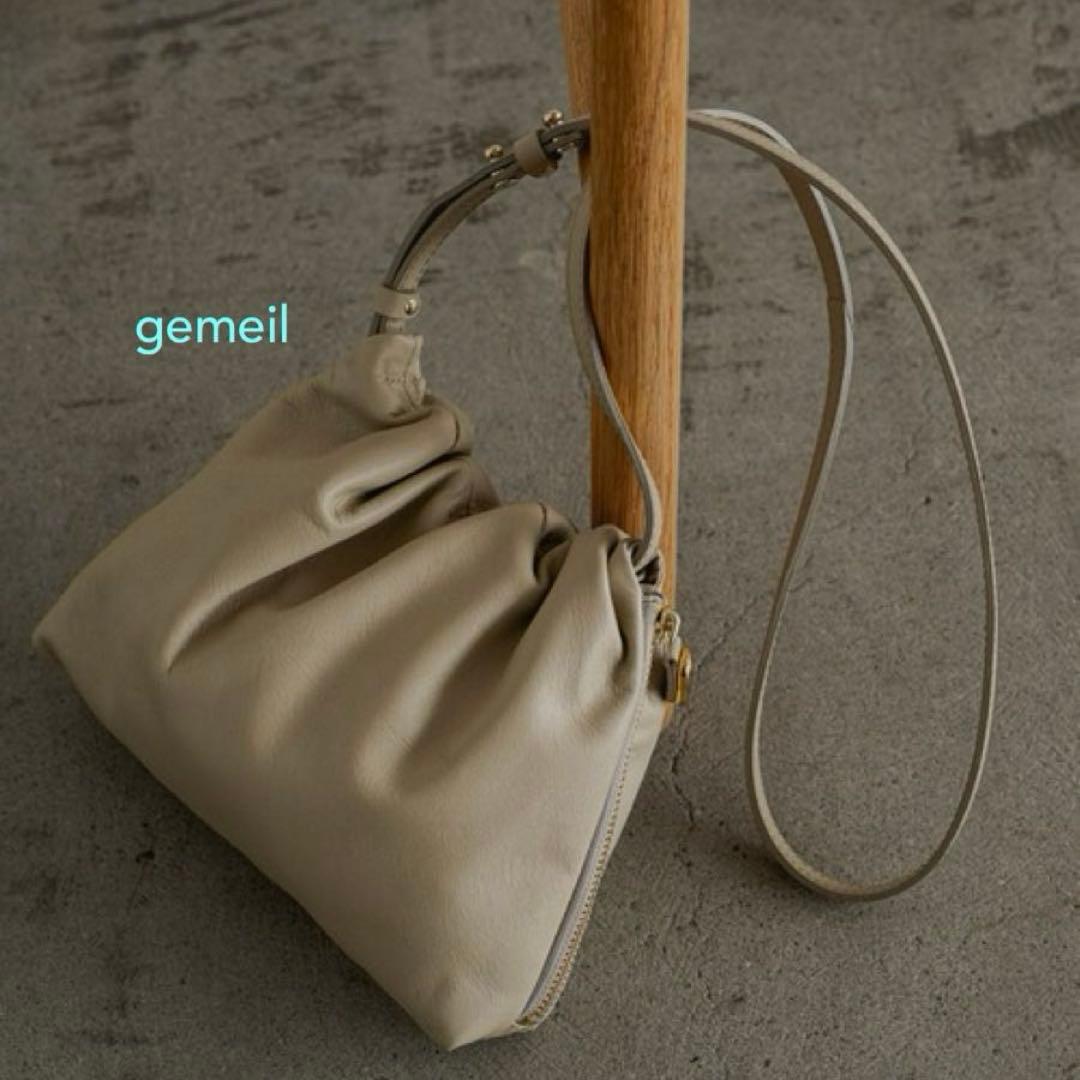 gemeil russet レザーミニショルダーバッグ ベージュ 斜め掛けバッグ