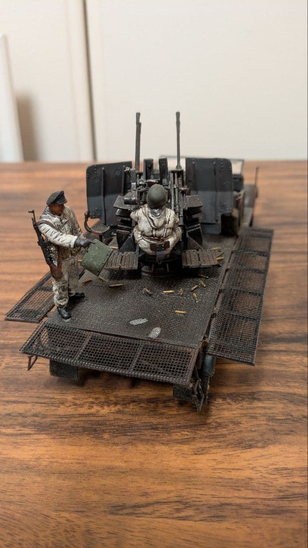 完成品プラモデル タミヤ　1/35スケール ドイツ8トンハーフトラック