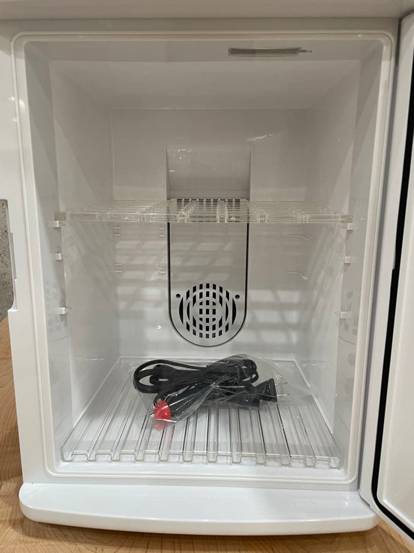 ベルソス 冷温庫 25L VS-404WH