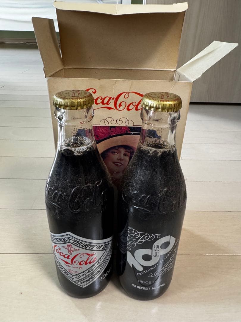 Coca-Cola 100周年記念ガラスボトル2本セット