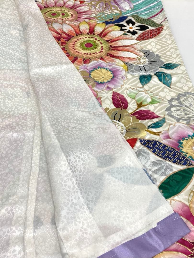 振袖 仮絵羽 ラメ刺繍 金彩 銀彩 紋意匠 個性的 正絹 未仕立て品 八掛付き