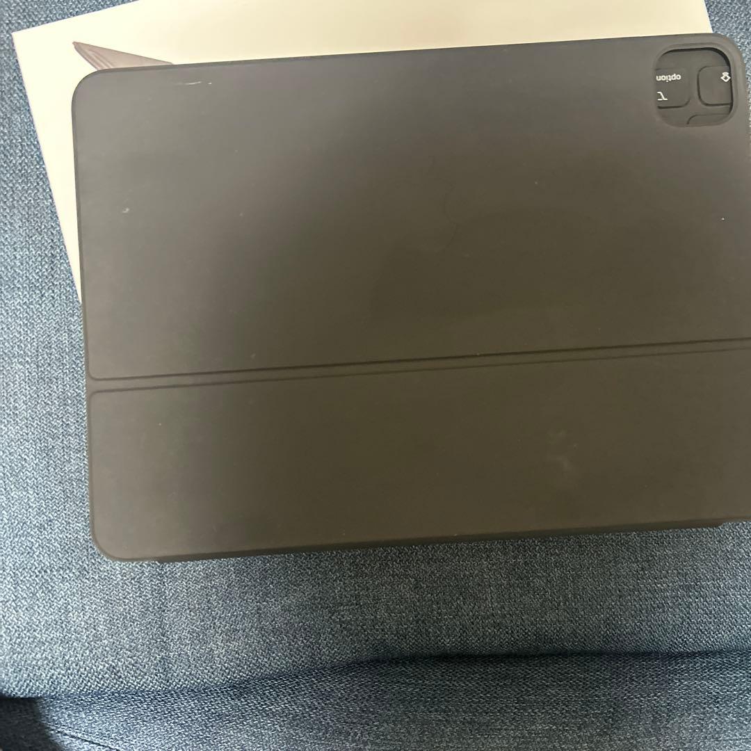 iPad air 本体 MUWE3J/A スマートキーボードフォリオ付き