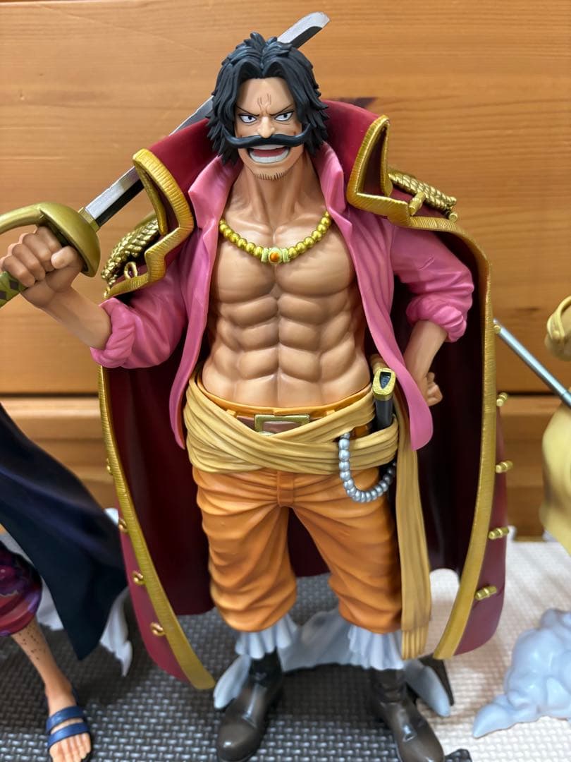 ワンピース バンプレくじ　シャンクス ロジャー サボ　3体セット　A賞　開封