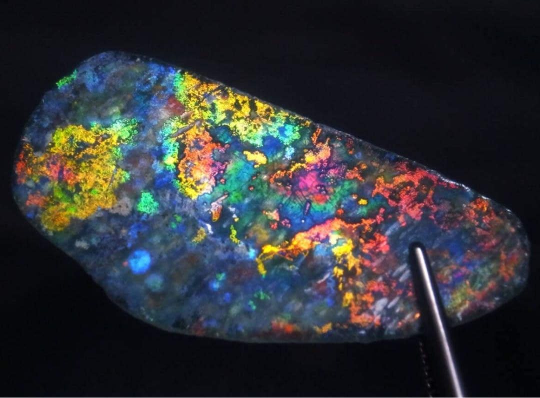 11.38ct 新品・2000年の時を超えた神秘・銀化が綺麗な天然ローマングラス