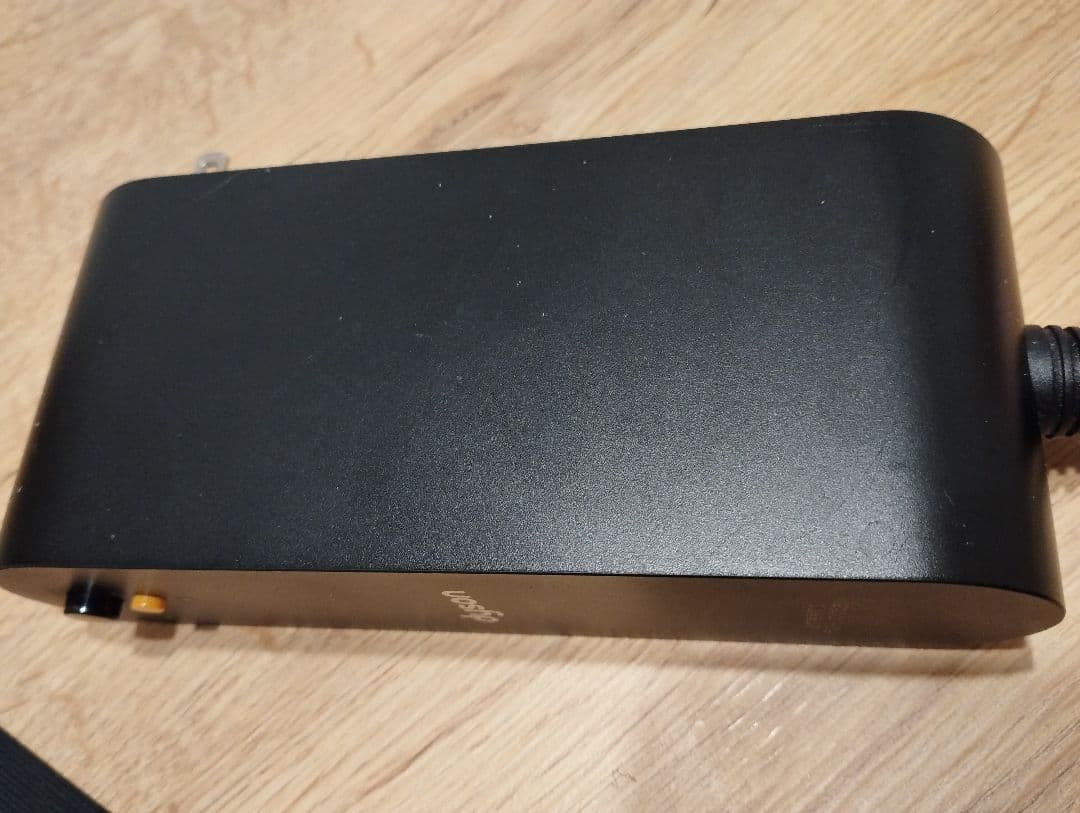 Dyson HT01 へアストレイトナー　さくらチェリー