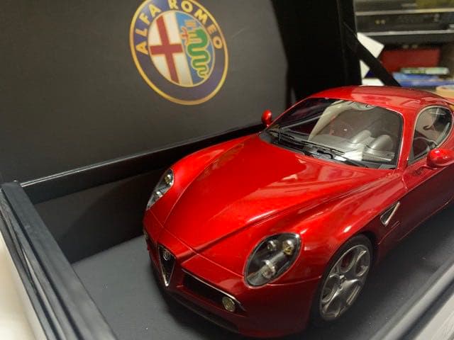アルファロメオ 8C コンペティチィオーネ 1/18