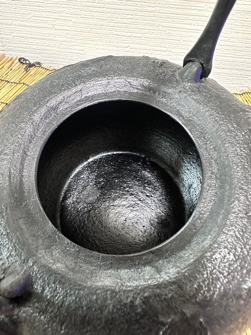 未使用品　南部伝統工芸士 及川寛治作　１３型姥口 馬　南部鉄瓶　南部鉄器　鉄瓶