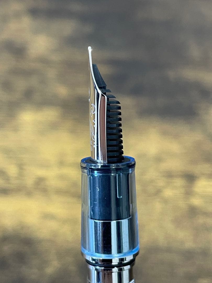 未使用　カ.クリエ プレミアムクロス×プロフェッショナルギアスリム 海月　万年筆