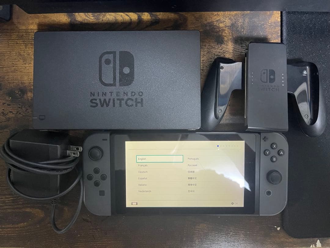 Nintendo Switch 本体 + Joy-Con +ケース