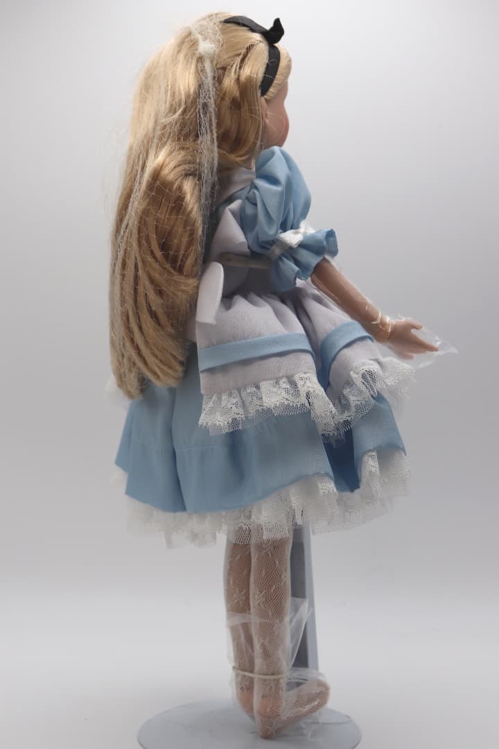 Curiouser ang Curiouser 青と白のドレス EFANBEE