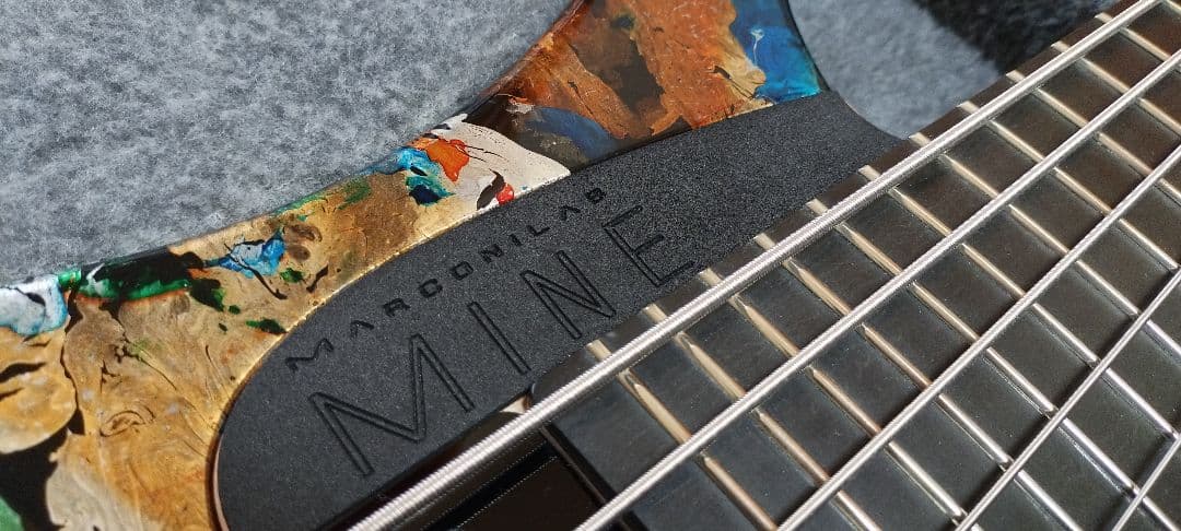 EGO Guitar EGO Bass Mine 6 (ヘッドレス 6弦ベース)