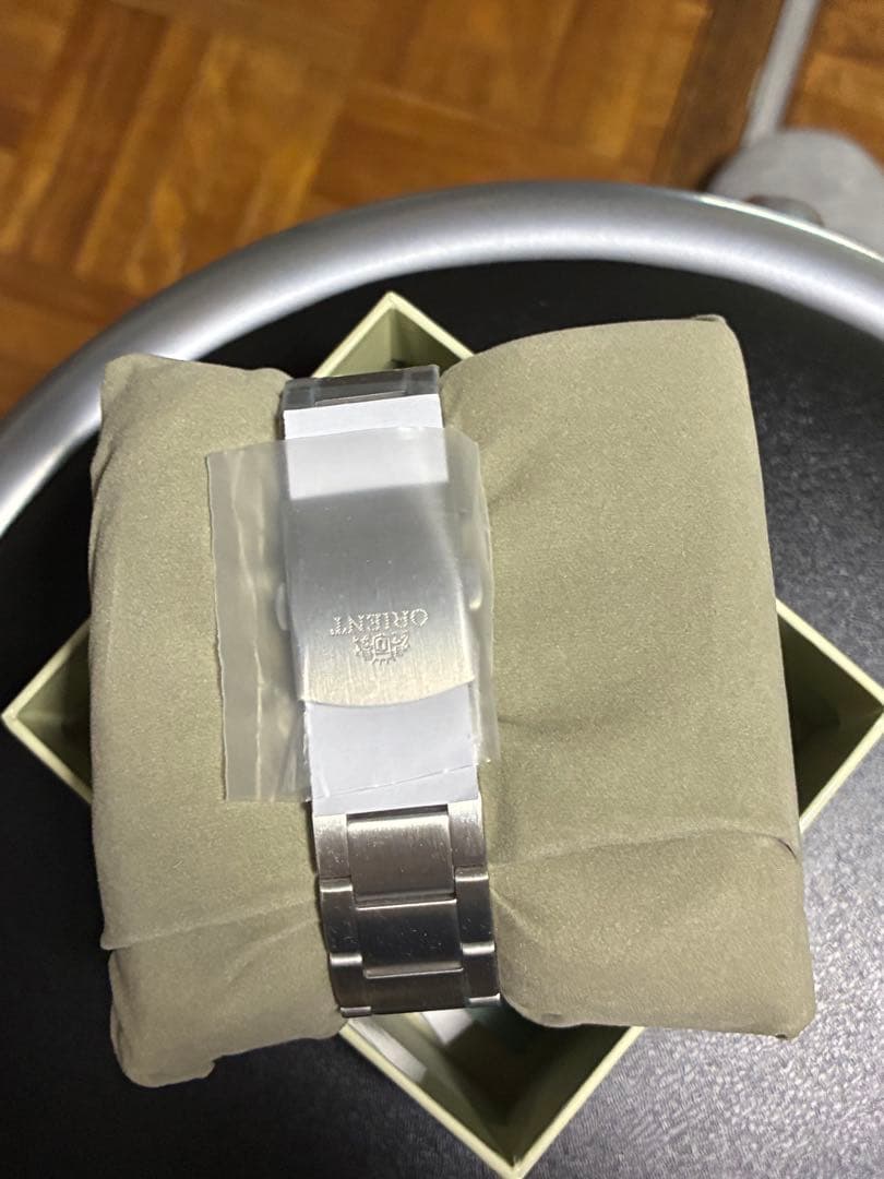 ORIENT クォーツ 腕時計 レッドダイヤル