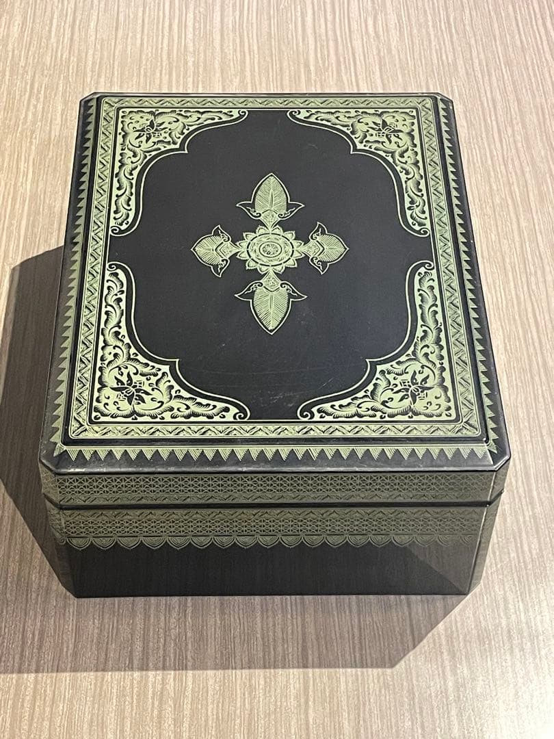 漆塗り　蒟醤の文箱