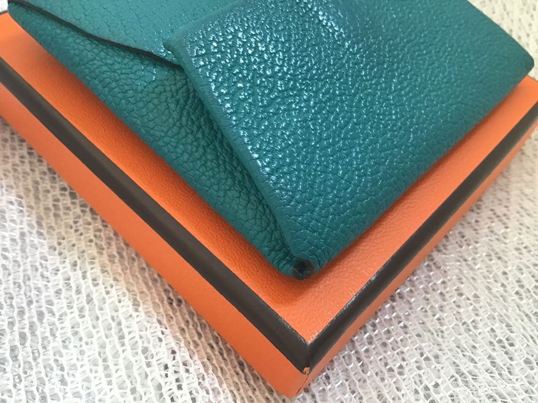 HERMES バスティア緑 レザー ケース小銭入れメンズも