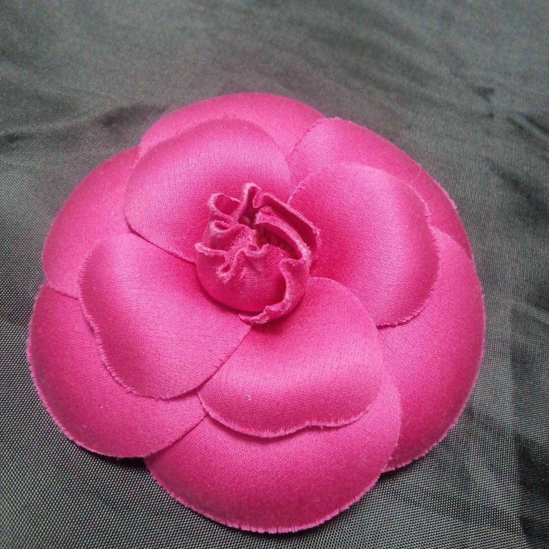 希少 レアカラー CHANEL カメリア　フューシャピンク ブローチ コサージュ