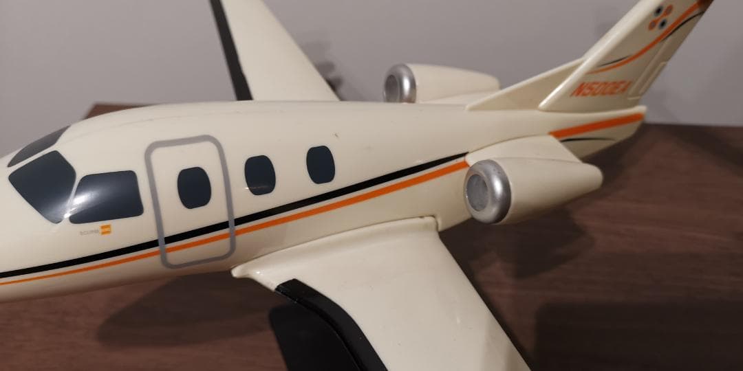エクリプス500 (Elipse 500)VLJ 航空機模型 スケール 1/24