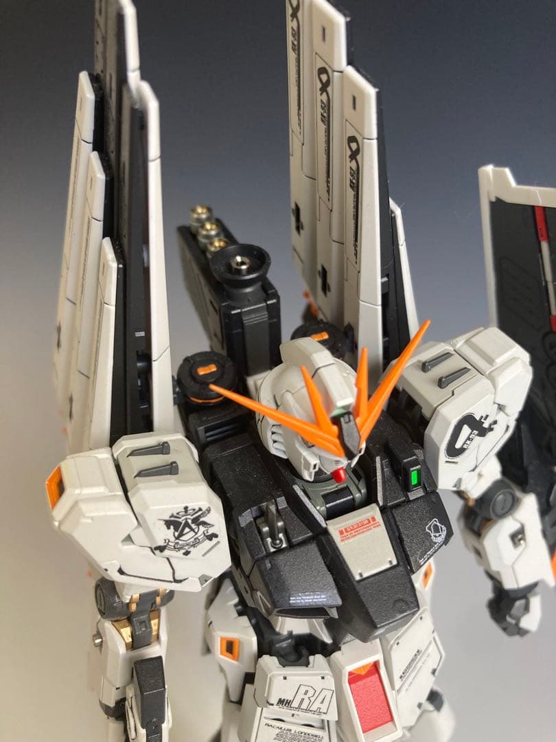 RGニューガンダム　完全塗装品　ガンプラ完成品