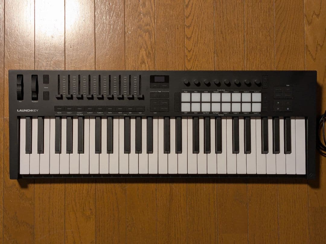 【美品】NOVATION Launchkey 49 MK4 MIDIキーボード