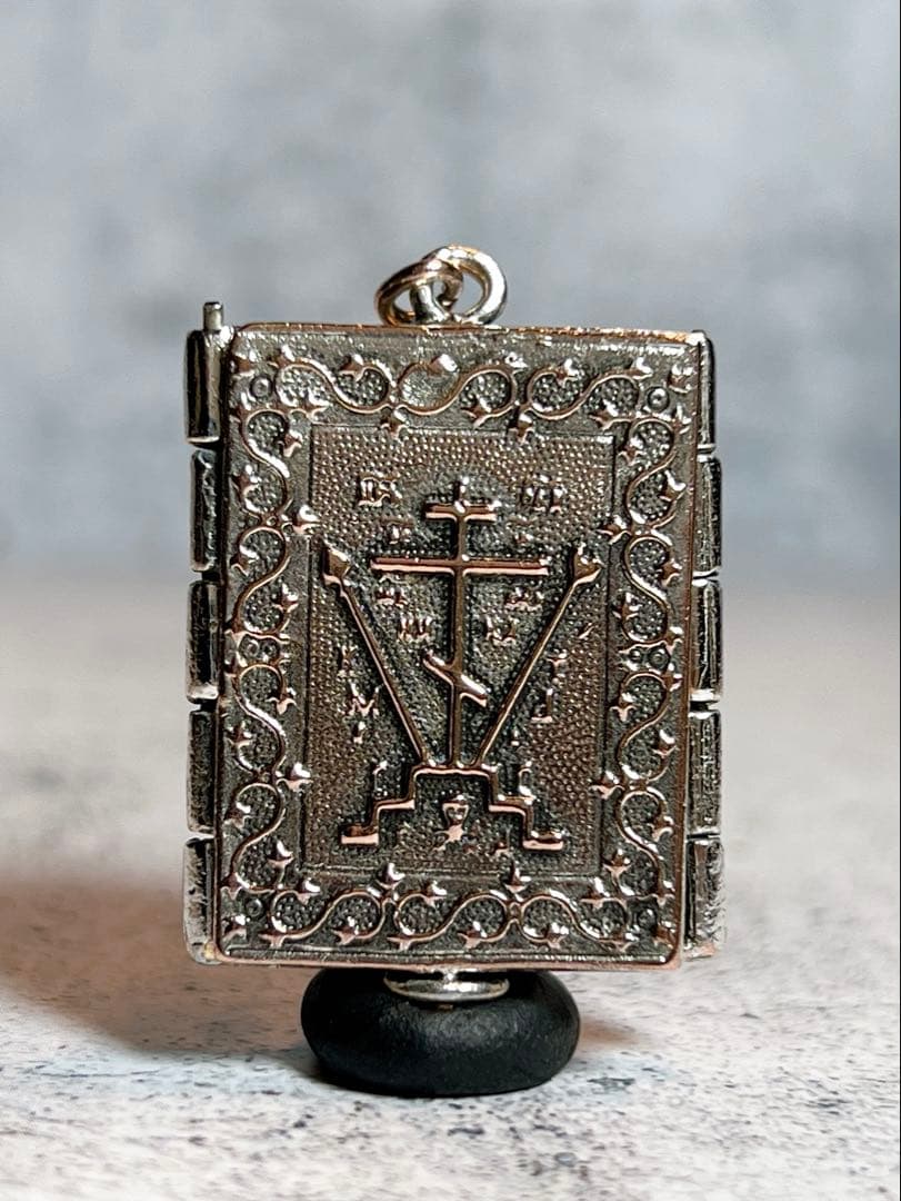 アンティーク　ホーリーバイブル　ペンダント　聖書　ヴィンテージ　イエスキリスト