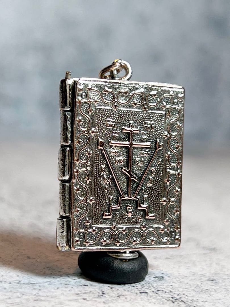 アンティーク　ホーリーバイブル　ペンダント　聖書　ヴィンテージ　イエスキリスト