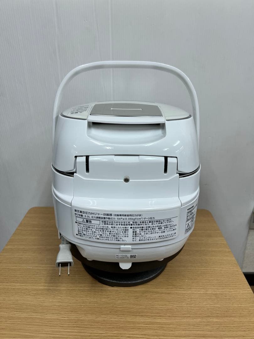 TOSHIBA 真空圧力IH炊飯器 RC-10VQL 2017年齢