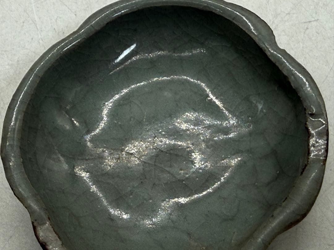 中国　宋時代　青磁海棠型小皿① 磁貫青磁　送料込み251214