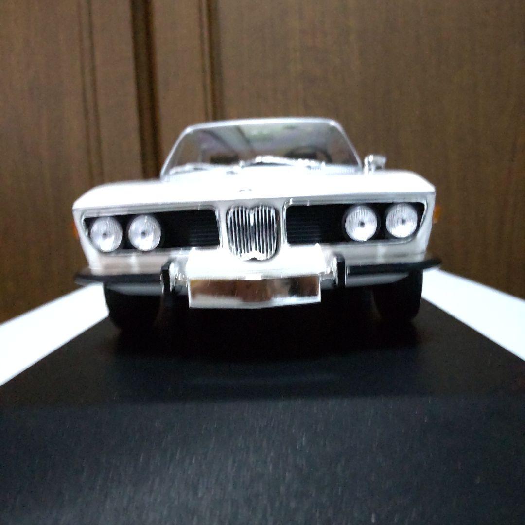 BMW 2800 CS 1968 ホワイト 1/18 ミニチャンプス