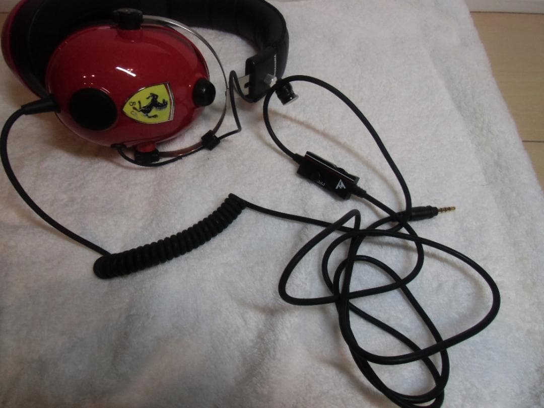 フェラーリ ゲーミングヘッドフォン THRUSTMASTER T.RACING