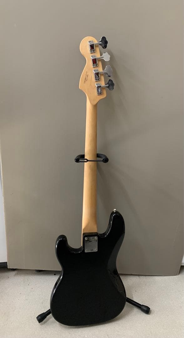 Squier Jazz Bass ブラック
