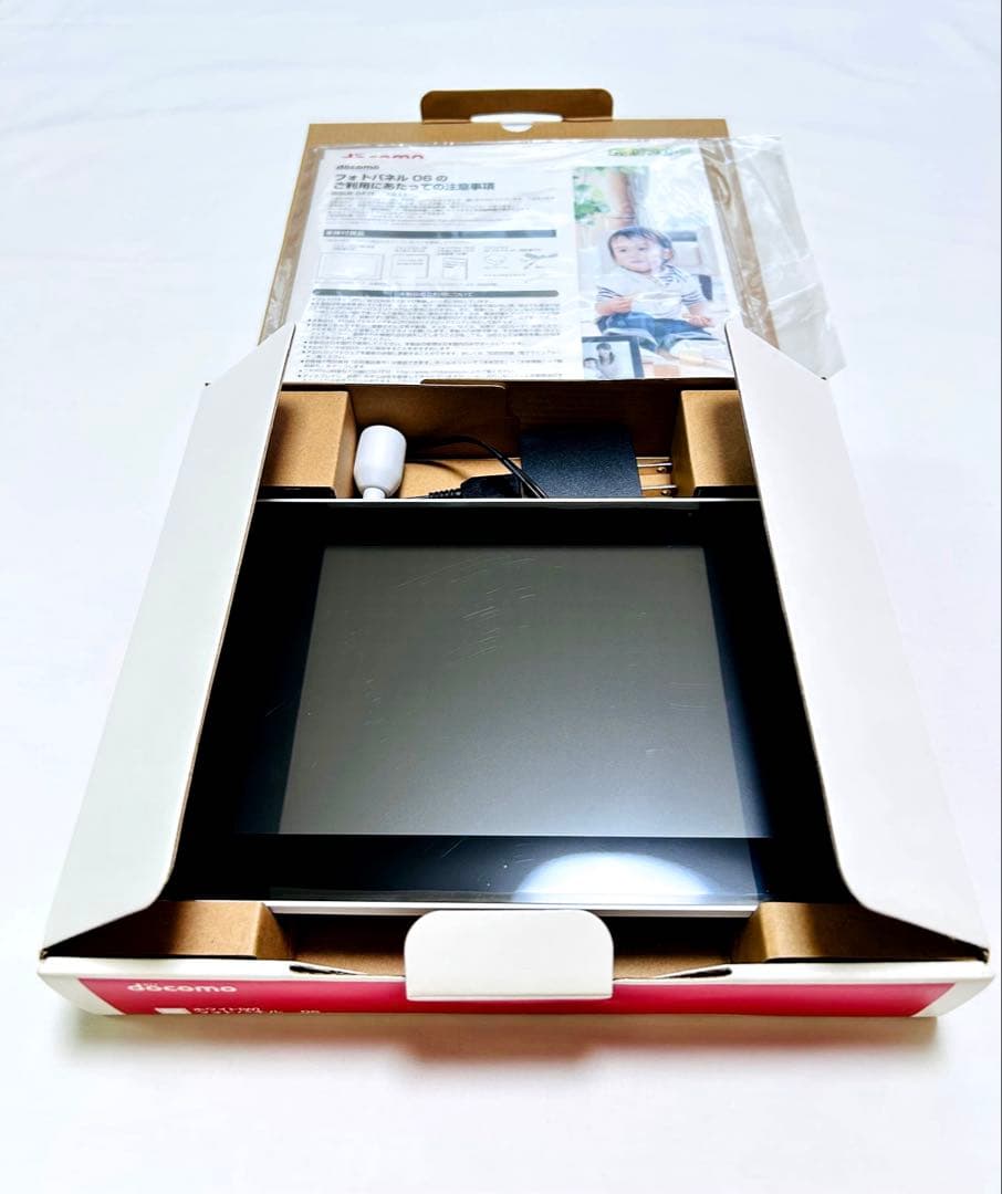 【新品】NTT ドコモ　フォトパネル06 付属品あり　地デジ視聴可能REGZA