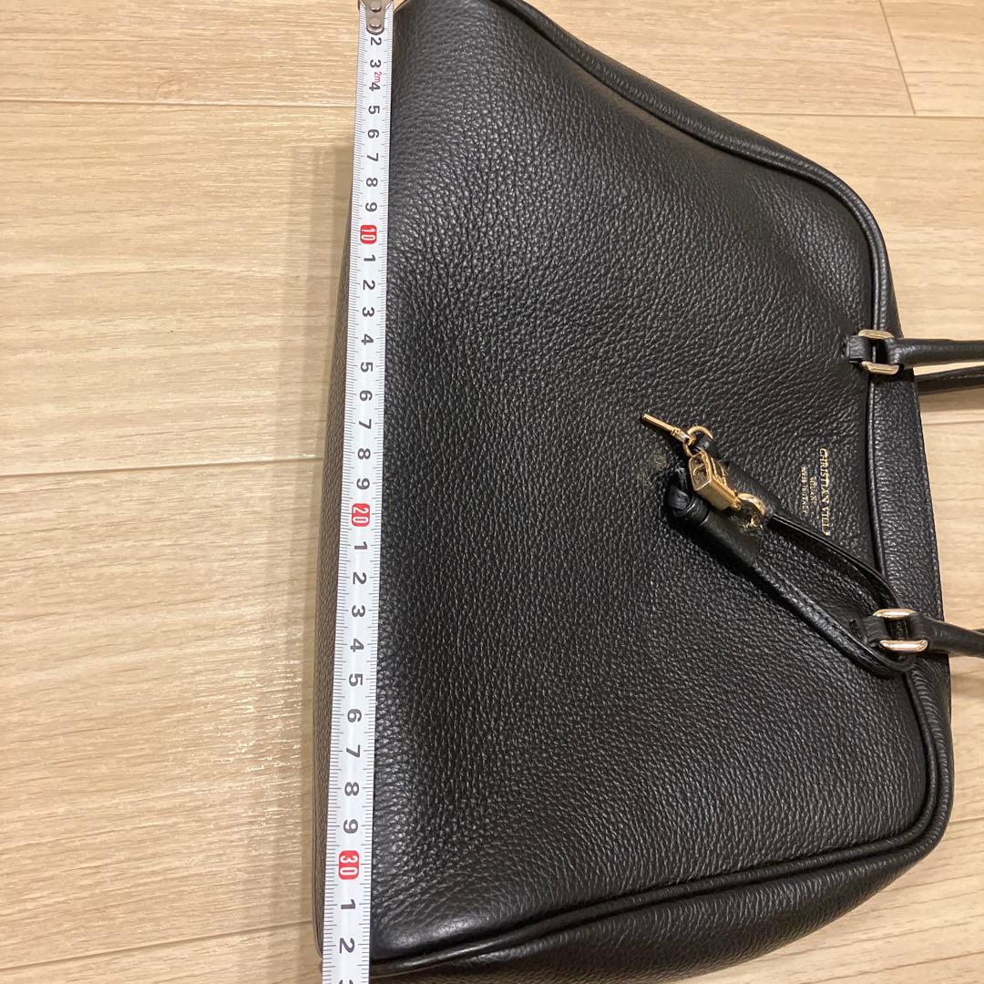 CHRISTIAN VILLA チャーム付きシュリンクレザーハンドバッグ