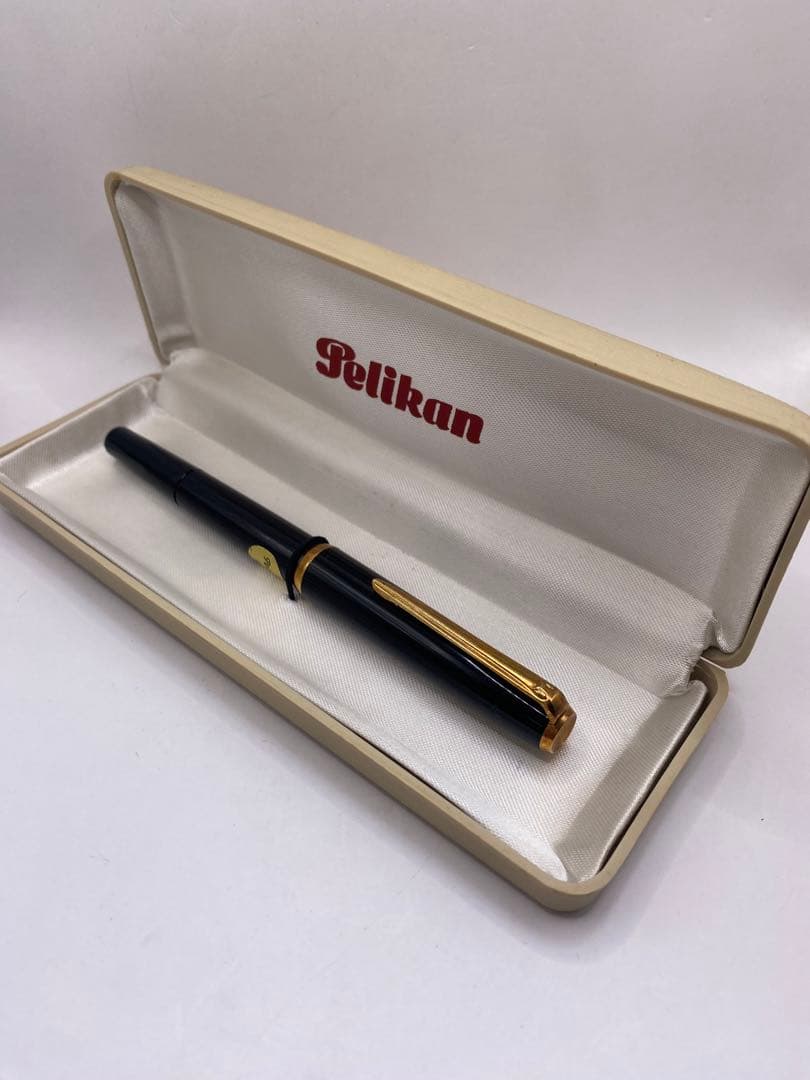 ⭐︎ Pelikan 万年筆 EF 金　専用ケース付き　ペリカン　文具　高級