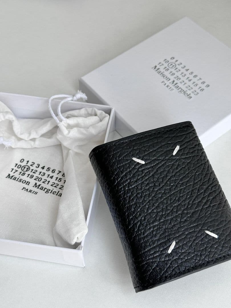大人気商品 マルジェラ 二つ折り財布 グレインレザー 男女兼用