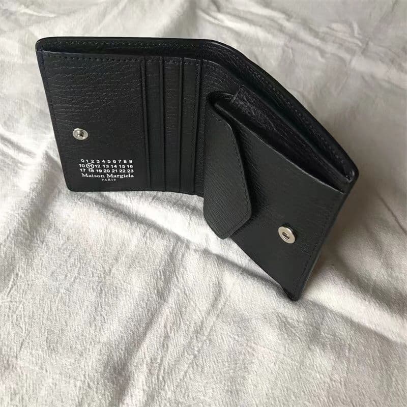 大人気商品 マルジェラ 二つ折り財布 グレインレザー 男女兼用