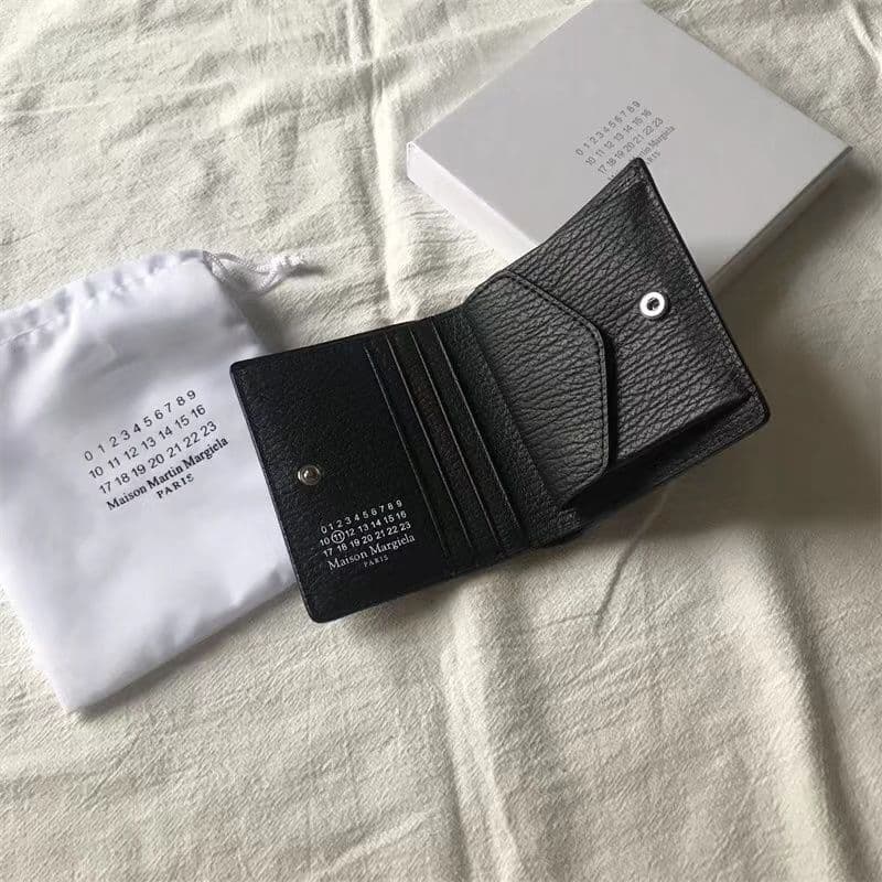 大人気商品 マルジェラ 二つ折り財布 グレインレザー 男女兼用