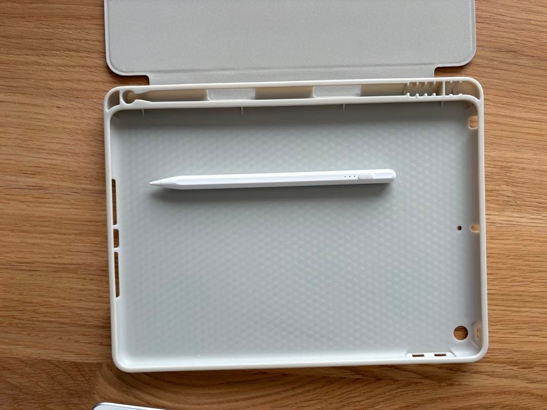 【値下げ！】Apple iPad (第6世代) 32GB(ケース、ペンシル付き)