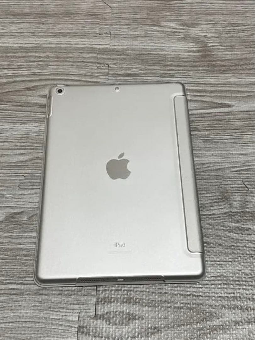 iPad (第８世代) Wi-Fi 32GB シルバー (整備済み品)
