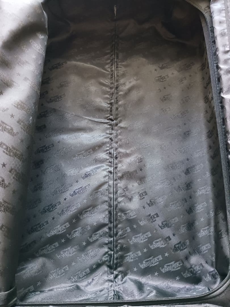 矢沢永吉E.YAZAWA 赤 キャリーケース 大型　希少品