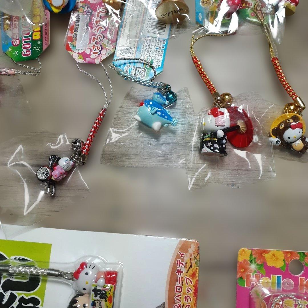 ご当地キティ 根付け　ファスナーマスコット他　60個　まとめ売り