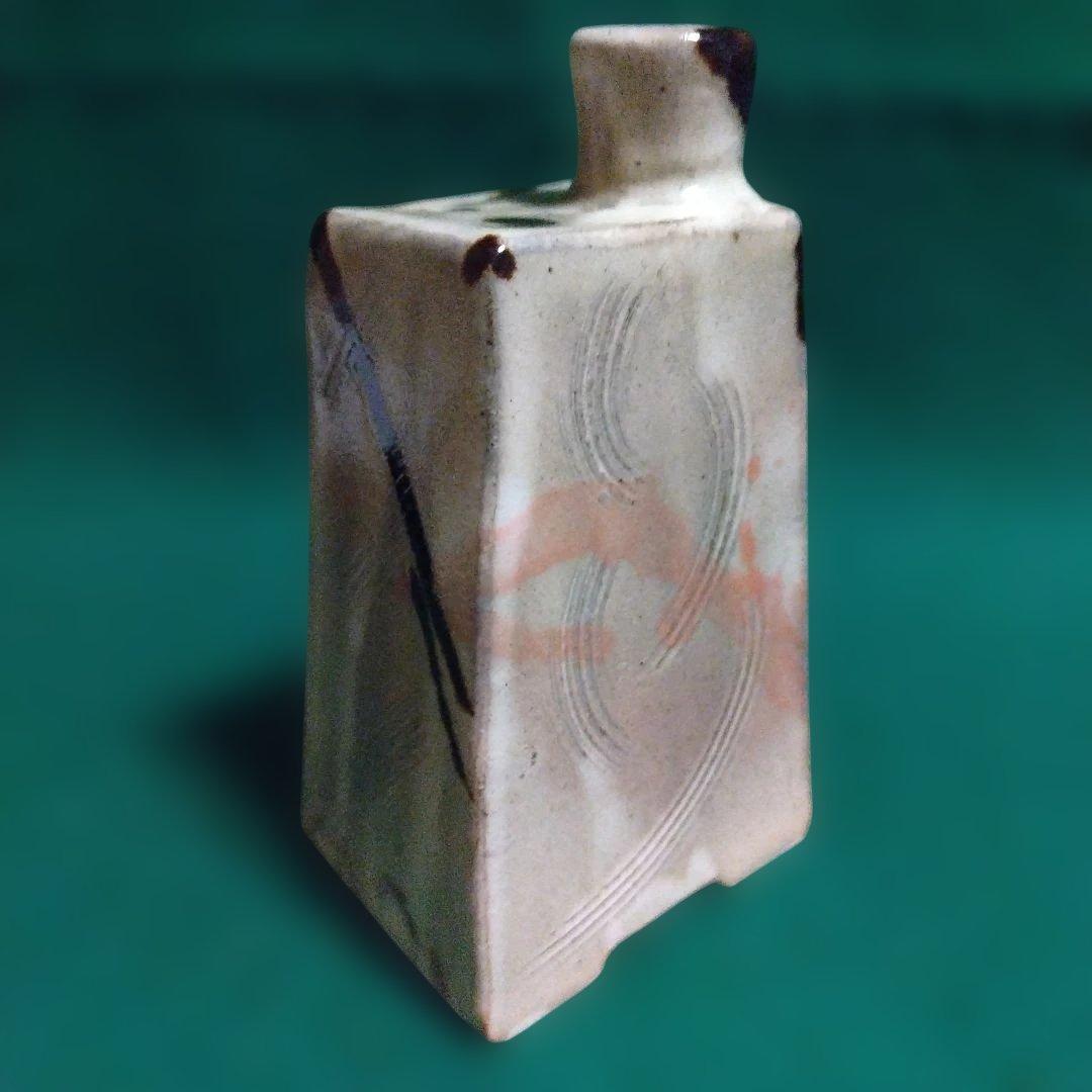 手彫り模様の陶器 四角形 木箱付き　龍山作