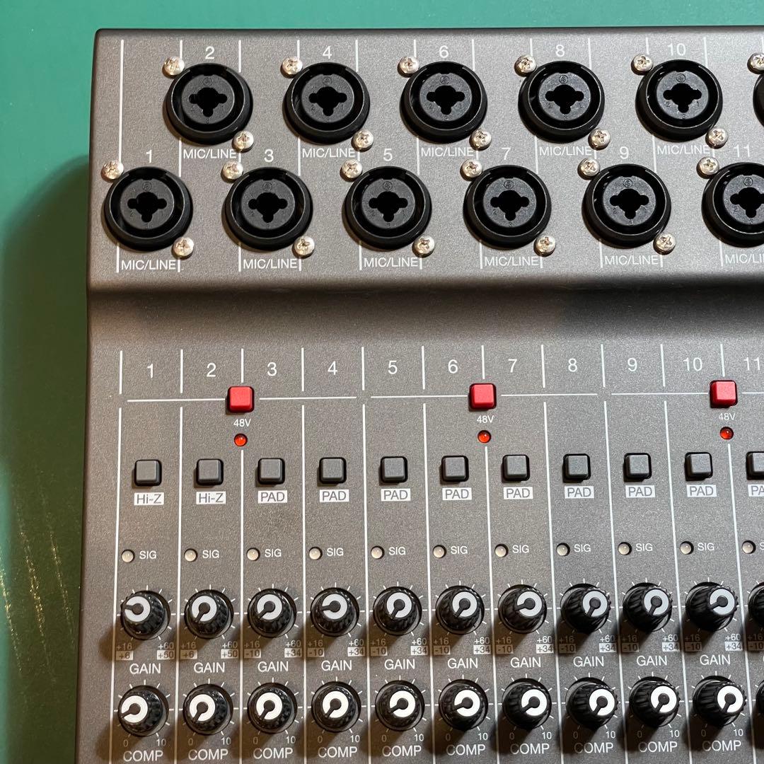 ZOOM LiveTrak L-20 オーディオインターフェイス/ミキサー