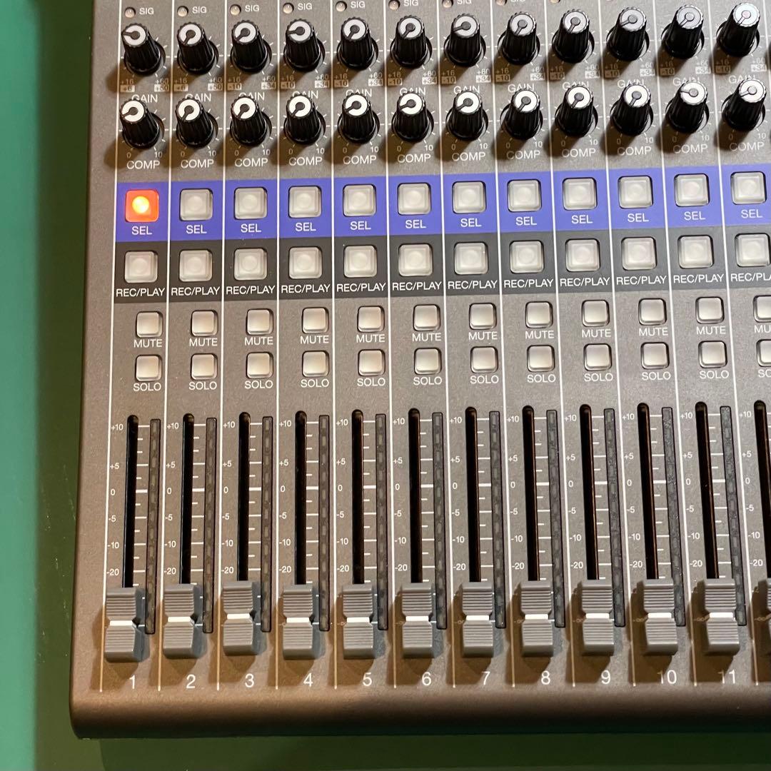 ZOOM LiveTrak L-20 オーディオインターフェイス/ミキサー