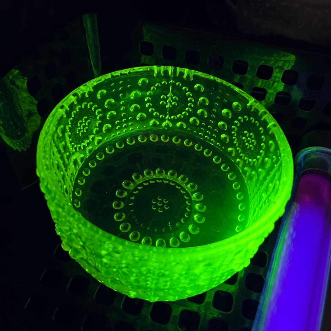 骨董　時代ガラス　フィンランド　グラッポニア ボウル　小鉢　ウランガラス１客①