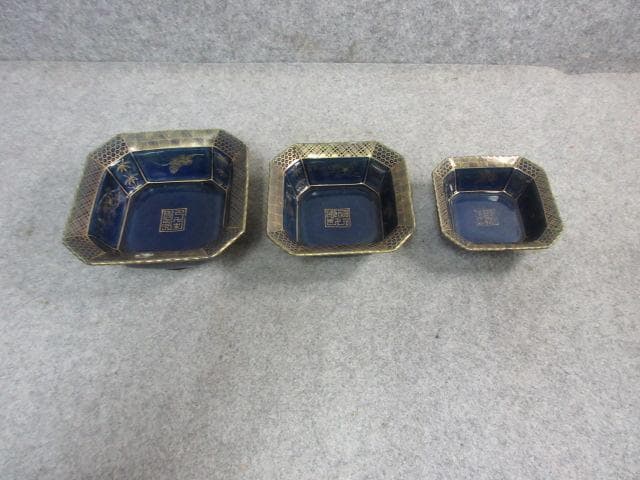 伊万里焼瑠璃金彩松竹梅にこうもり図三つ角鉢 [B24756]